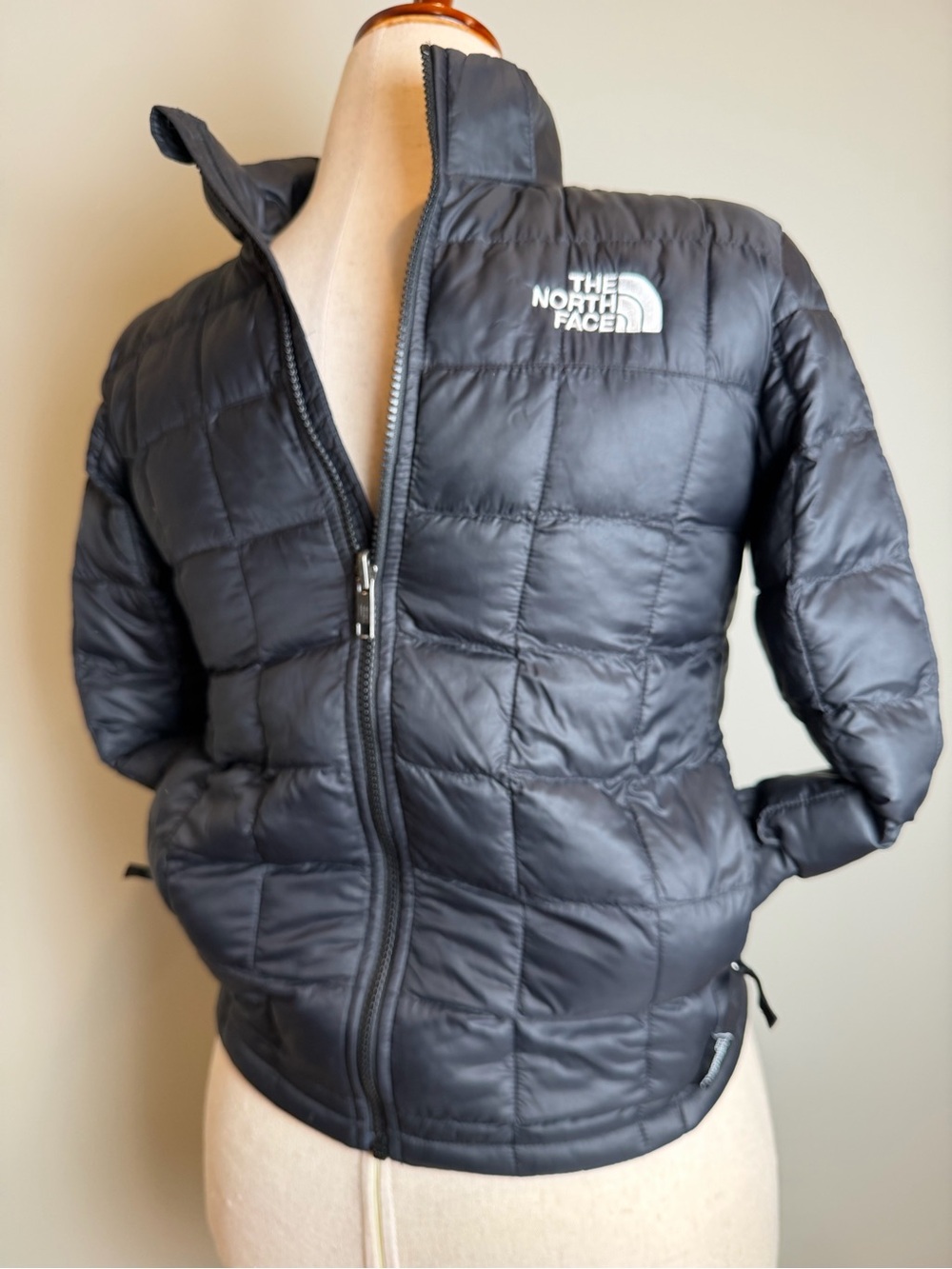 Boys Size 12 The North Face Women's Black Quilted Light Puffer Jacket